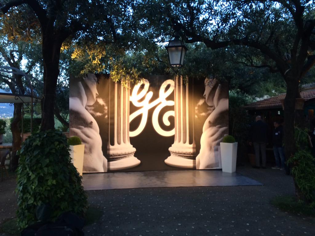 XLAgency tweet media