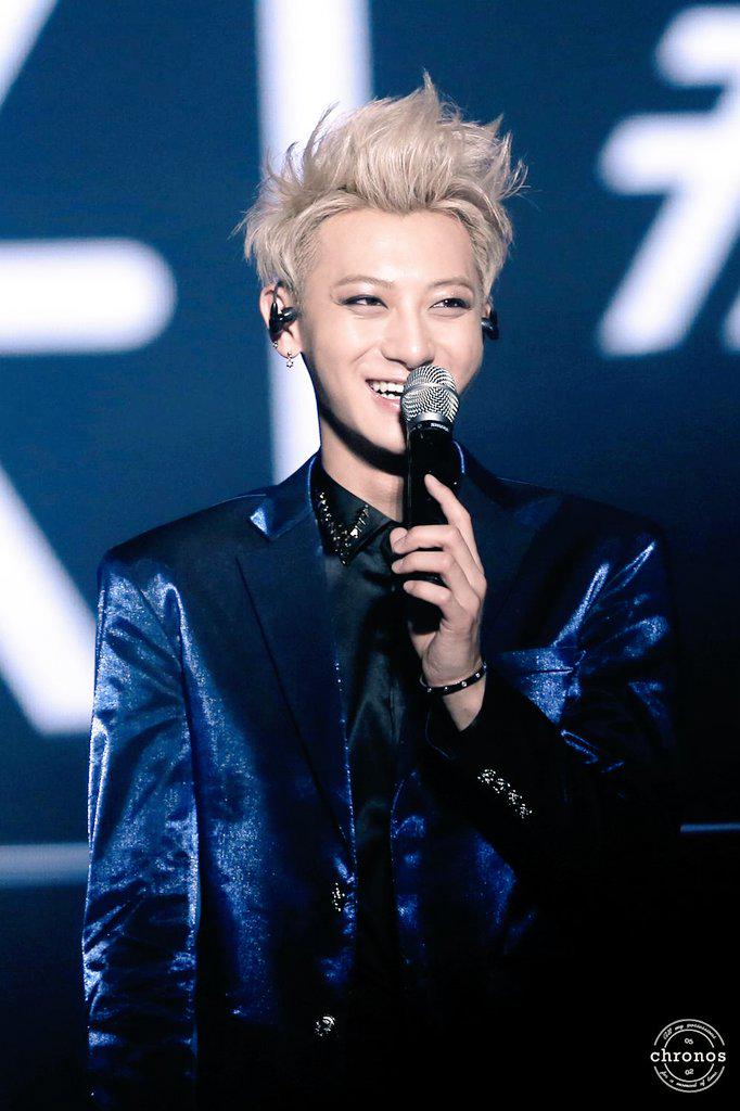 Happy birthday Huang Zitao Get well soon , i miss your style , smile and wink   