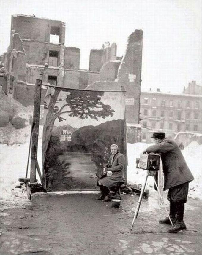HistoryInPics's tweet photo. Warsaw, 1946. Photograph by Michael Nash. http://t.co/LlkftHdhBp