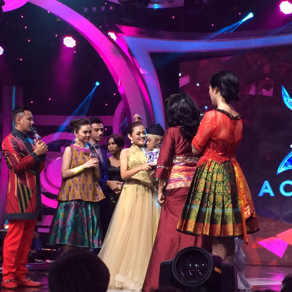 Indosiar's tweet photo. Tetap semangat @DA2_Ika, dan sampai jumpa minggu depan dangduters! #DAcademy2 http://t.co/kzah3G4i4v