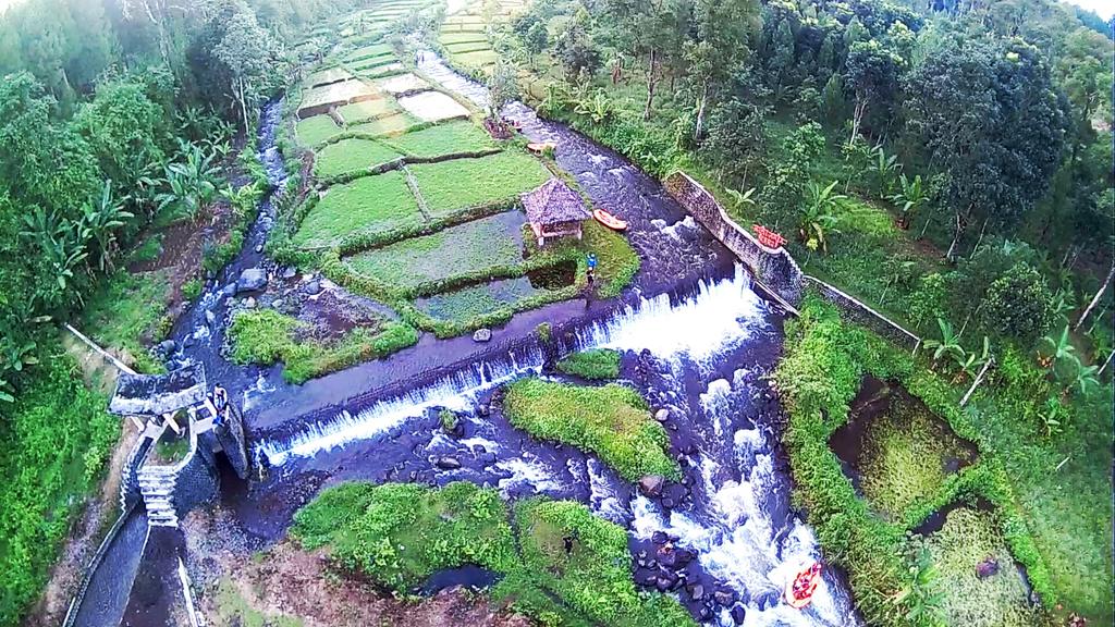 Karo rafting / rest are <a href="/BanyuwangiNews/">BanyuwangiNewsCom</a> <a href="/banyuwangi_kab/">Kabupaten Banyuwangi</a> <a href="/KabBanyuwangi/">Banyuwangi</a> seruu abis...