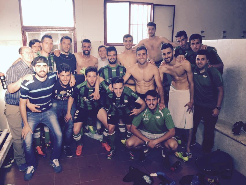 CD_Pedrera's tweet photo. @tvlpedrera @PedreraDeporte Con cojones, casta, trabajo y humildad se consiguen los objetivos, Pedrera es d andaluza http://t.co/S8oCqUMgtY