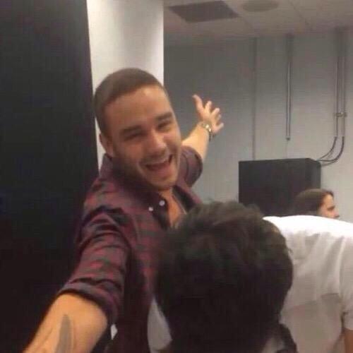 ehiliampayne tweet picture