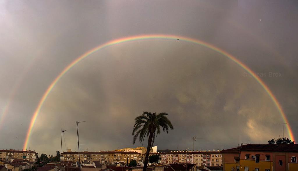 AngieSeven's tweet image. Cuando el dolor supera a la felicidad lo mejor es alejarse. #twitteroff #mobileoff #lifeoff