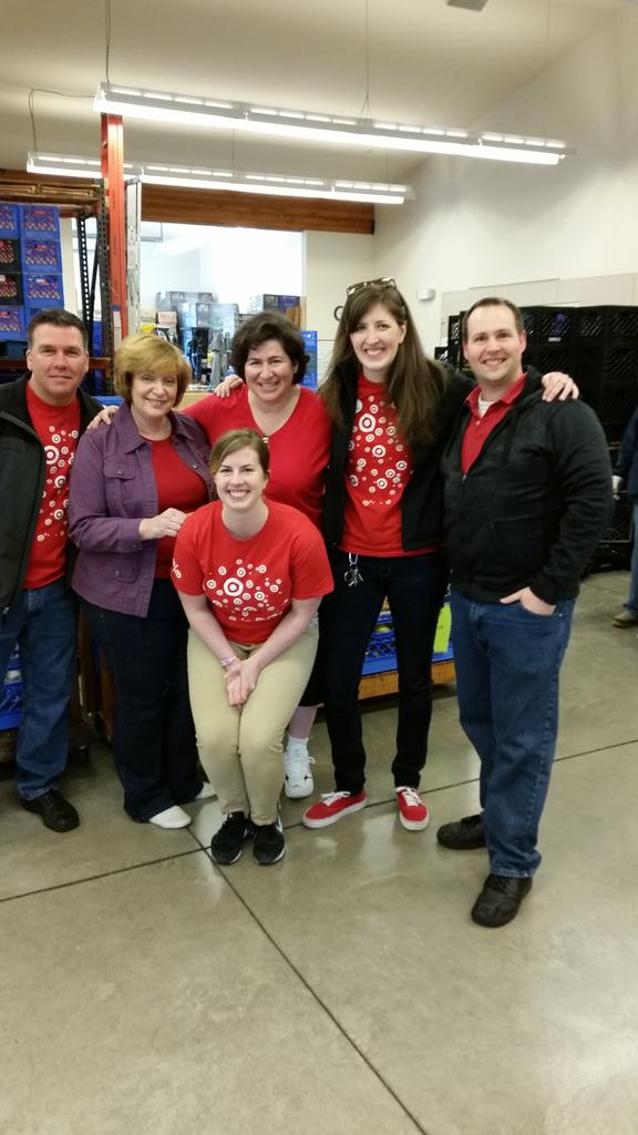 JasonRK's tweet photo. #R100DayofService at Marysville Food Bank #D157 #TargetVolunteers @megan_hogue @DebnSherl @MindyReher  @ButrynMatt http://t.co/vYYpeGgWOh