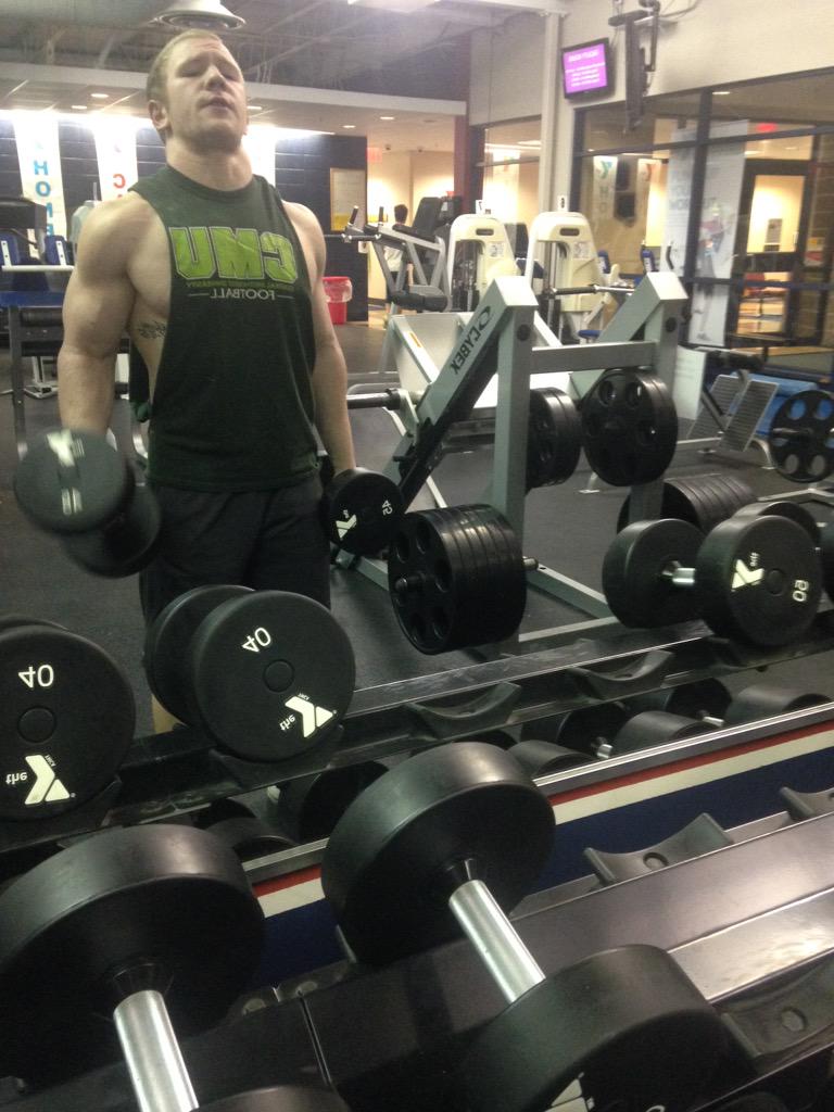 bbindaily's tweet photo. Just another day in the office #gainz #madgainz #GAINZSQUAD http://t.co/SrlpTjlS3Z