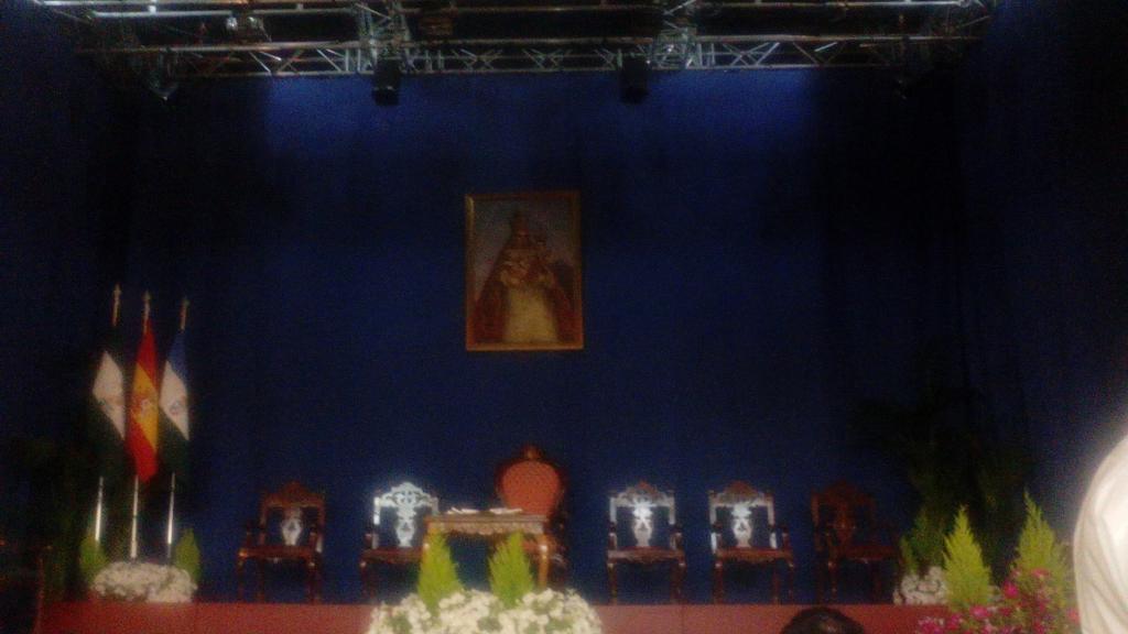 PrezInma's tweet photo. Ahora sí, comienza tu sueño...@AraperezA Viva Nuestra Madre!! http://t.co/h4kY6zRGbq