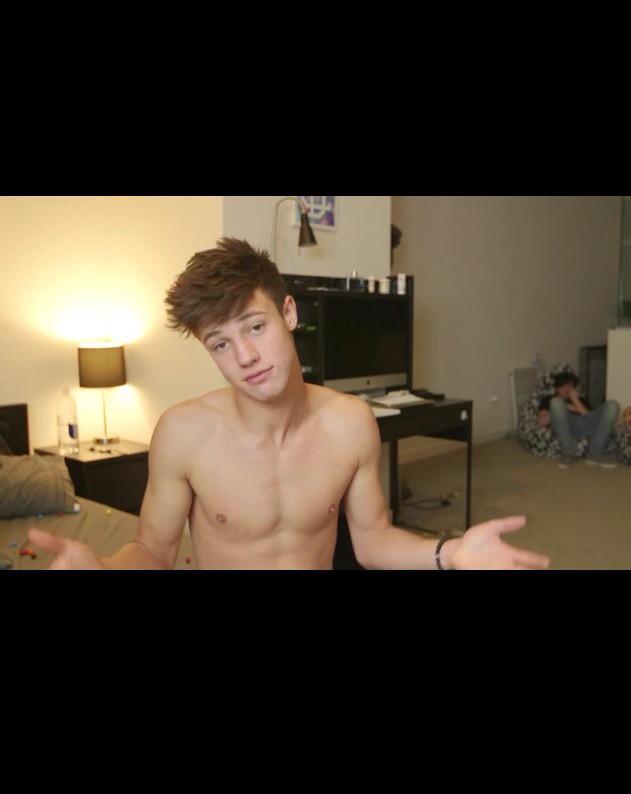 old123456xxxx's tweet photo. #AskCam3 was my fav video of #20DaysOfDallas when he says "my nipples are fine" pmsl… lysm @camerondallas😜💗 http://t.co/Sea4Oiai9x