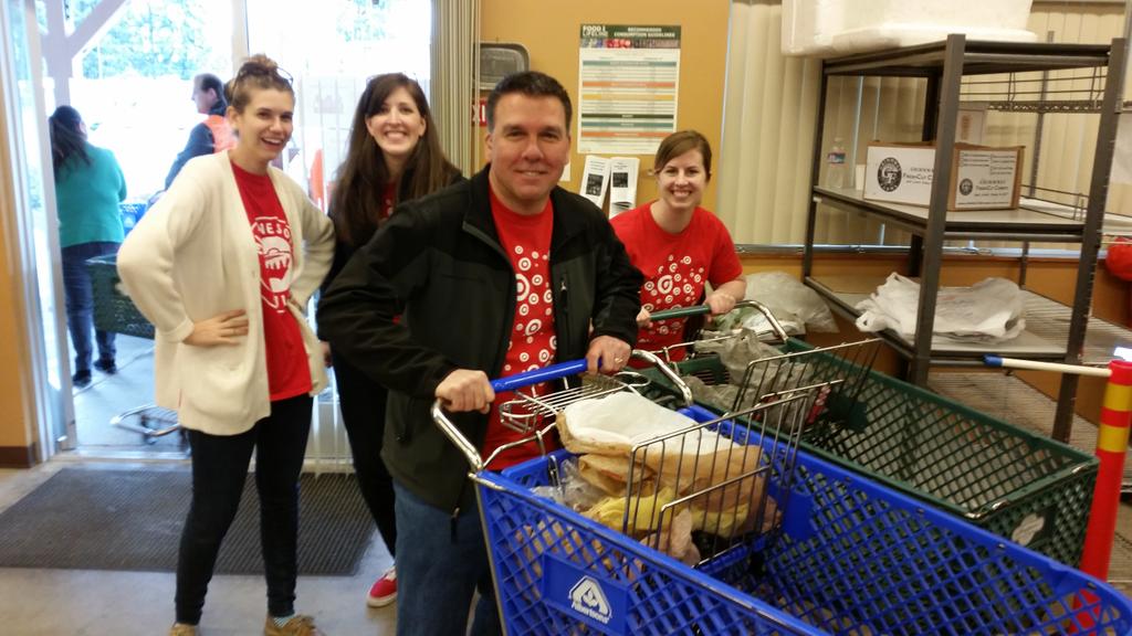 JasonRK's tweet photo. #R100DayofService at Marysville Food Bank #D157 #TargetVolunteers @megan_hogue @DebnSherl @MindyReher  @ButrynMatt http://t.co/vYYpeGgWOh
