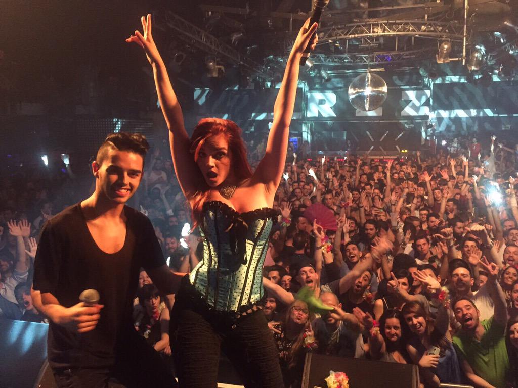 joaquin1hurtado's tweet photo. @Melodia_Ruiz petándolo anoche en Barcelona! @ele_oficial http://t.co/c6TpguyDq7