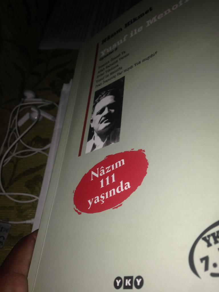 Mslcuk's tweet photo. Bu da bitti ulan evde kitap ta kalmadı http://t.co/FFLzRF1qLc