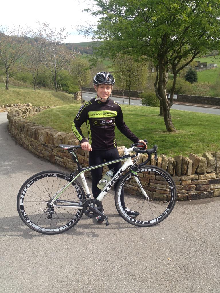 mireb9086's tweet image. It's all smiles before the hills! #Jacksonbridge #Yorkshire #strava #trek #garmin #notimeforcake #passthewine