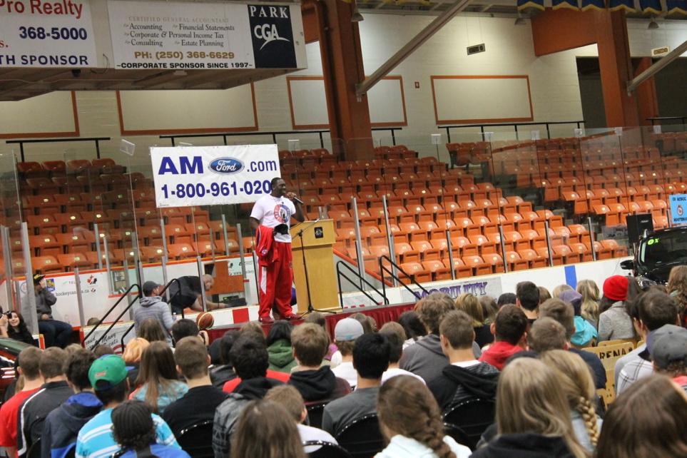 LeftyWilliams42's tweet image. #DARE2DREAM Tour @FilaCanada @WVCollective @Shyneefa #KidsFirst #StepOutStepUp