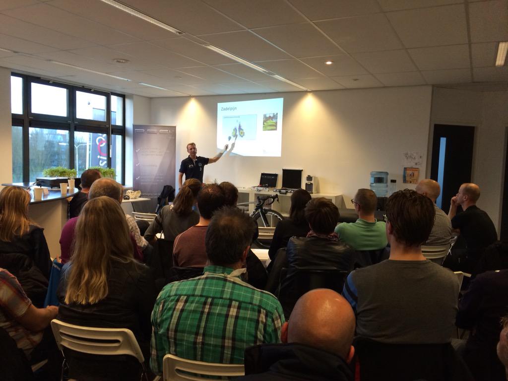 Fysio058's tweet photo. Interessante, goed bezochte lezing door @ThomasWobma van @BikeFitStudioNL bij @Fysio058 #samenbeter http://t.co/yIHBCjFtuL