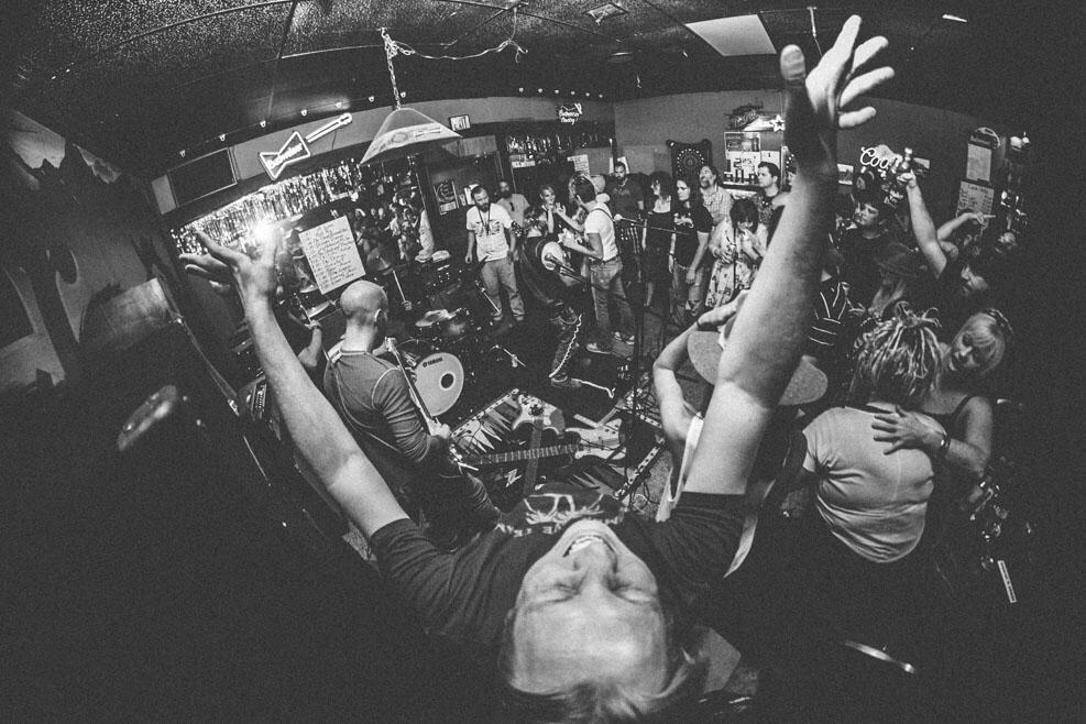 giantclick's tweet photo. RT @NormanMusicFest #LoveCobra “@IMPOSE: #NMF8 through the lens of @giantclick http://t.co/Q5uolXCGIV http://t.co/ABvH1hCDN1