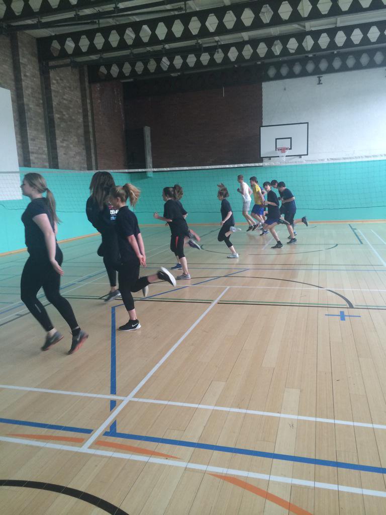 whitphil4's tweet photo. NE academy working hard tonight!! #hittingtechnique @samanthajamies http://t.co/ufAQfronRD