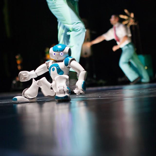 Otherbots's tweet image. Pierre the Robot recovering from a spill | #blancalirobot #therobotsarecoming #robotsdancetoo by blancalirobot