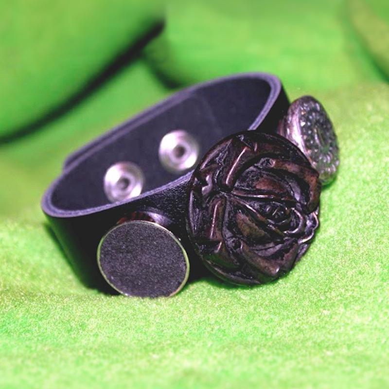 Stampendous's tweet image. #cre8time for molten and paste based cabochon jewelry! #stampendous #MetalComplex #Klik dld.bz/dCgyU