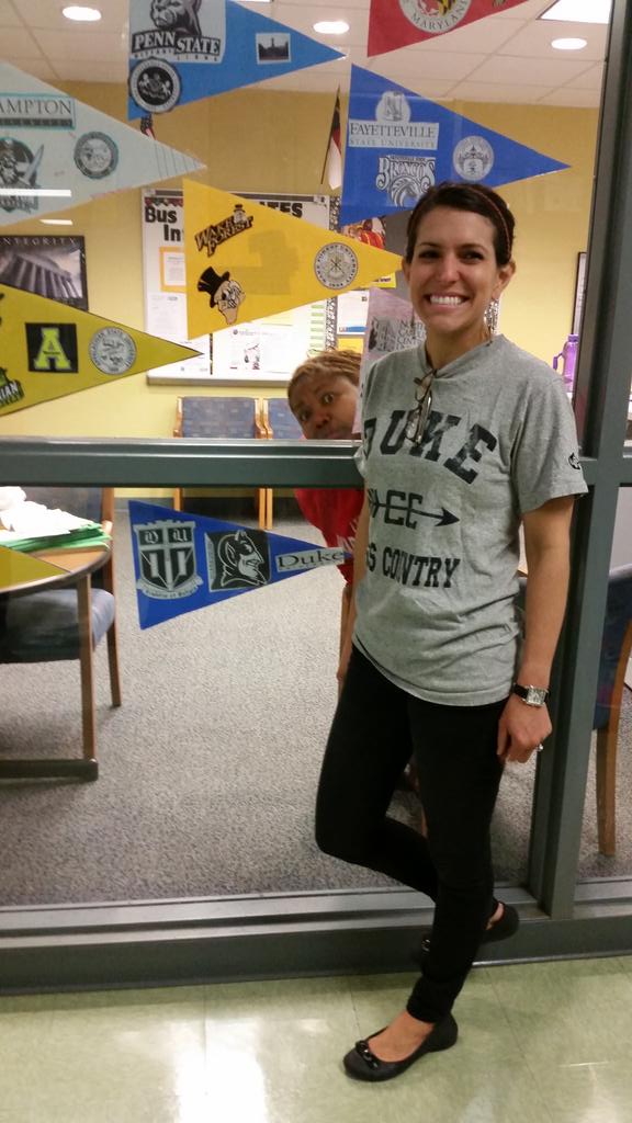 DentraKeith's tweet photo. @FLOTUS @flotus @CMMSCougars 8th grade teachers having some fun reppin' higher ed #ReachHigher http://t.co/FhqdmEDnlJ