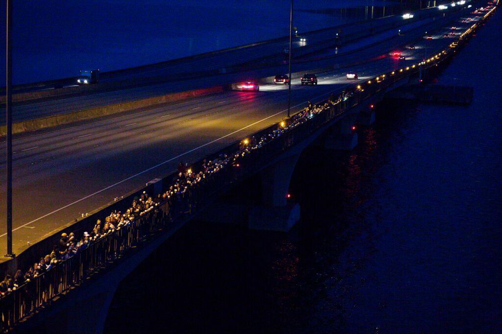 glassybaby's tweet image. view from helicopter this am @ #lightthebridge.#communityofkindness. 1200+ people. $66,000 promised. $83,000 donated.