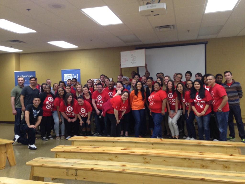 tonypena's tweet photo. What a great day giving back. 30,000 meals prepared by D141! #R100DOS @Aksmith625 @ajallegretta http://t.co/qjjxfgyb7w