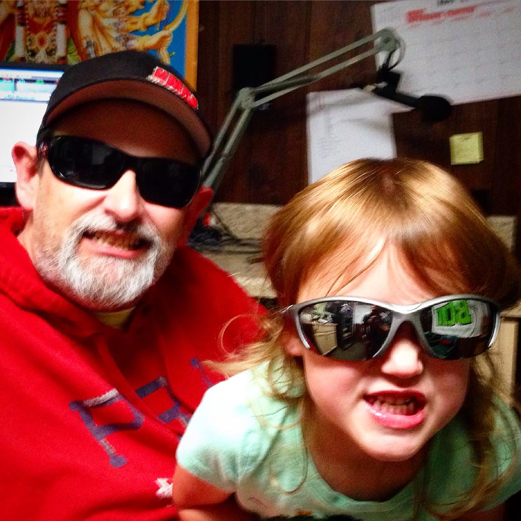 joshhampton's tweet photo. Hanging at #WLBQ with our pal @SmokinJoe1967 ! #MorgantownKY #ButlerCountyKY http://t.co/TfQ2U0z6sl
