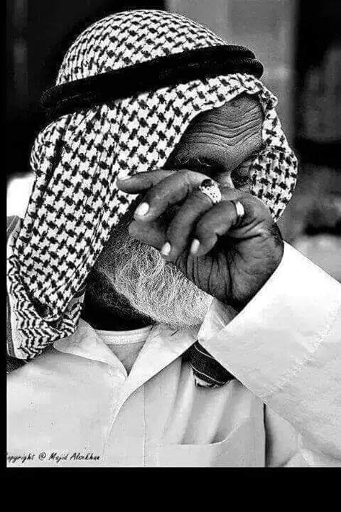 المخدة.
وراسي.
والتفكير.
ذولة اشخاص اذوني..