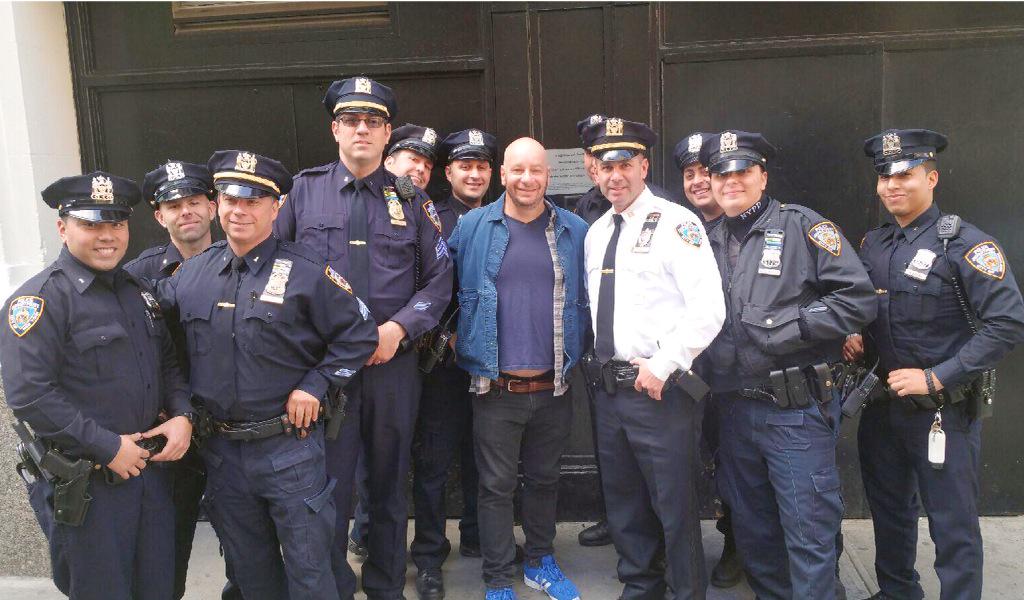 NYPD1Pct's tweet photo. Thank you @realjeffreyross for making us laugh on #MayDay! #RoastThePolice 😂😂😂😂 http://t.co/PvjT5bla14