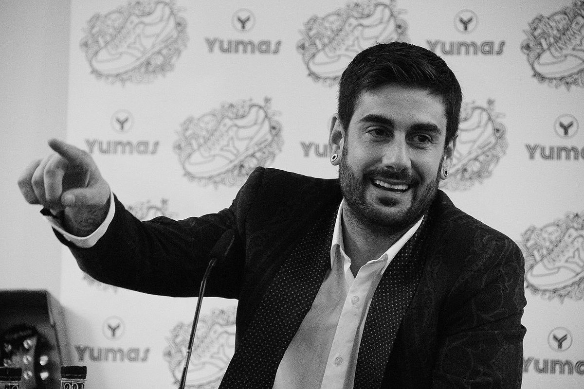 Gemma_Redondo's tweet photo. :.@MelendiOficial nos presenta la gira #unalmunomás @YumasCalzado no te pierdas que nos contó http://t.co/ITGkVvUl1R http://t.co/zxG84n4pFj"