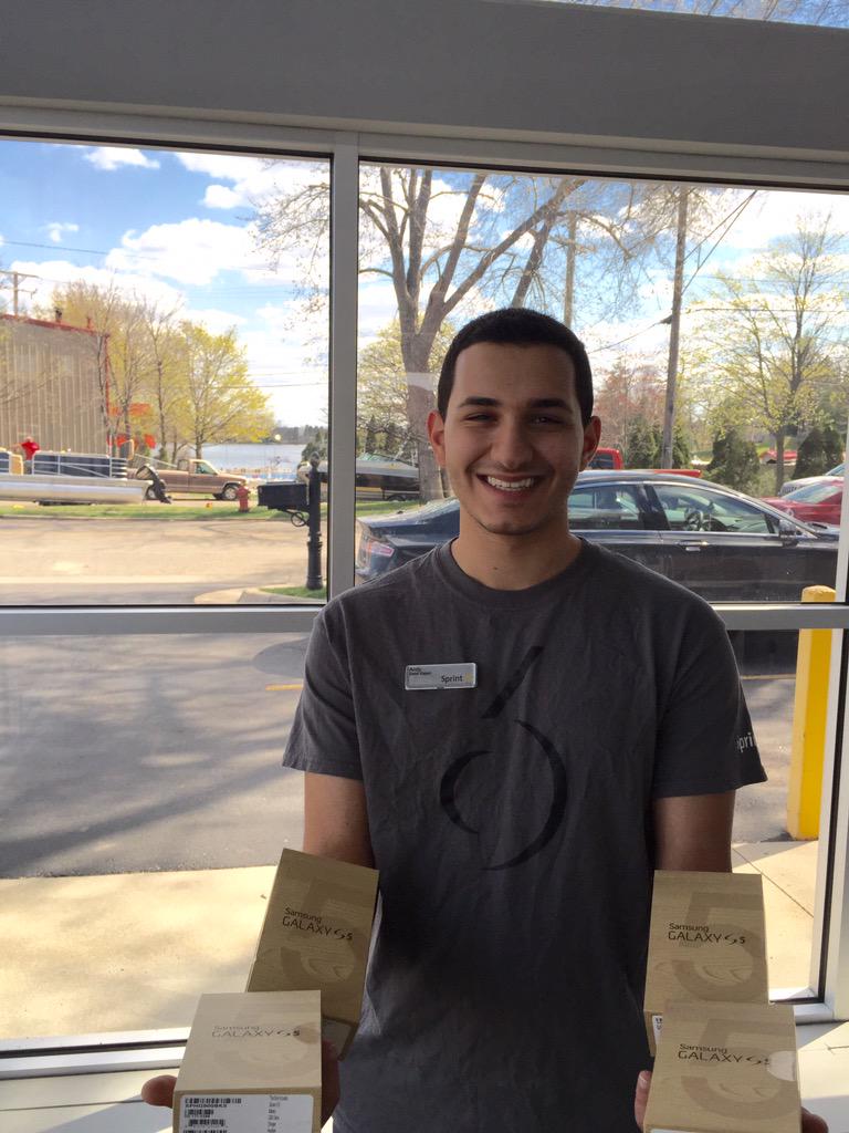 LoSprint's tweet photo. Sealed the deal baby #4up #TEPPLUS #gettingbettereveryday #FastWireless #sprint @Sprintinfo @Fast_teamJC @bkraft07 http://t.co/2U1vVkhV69