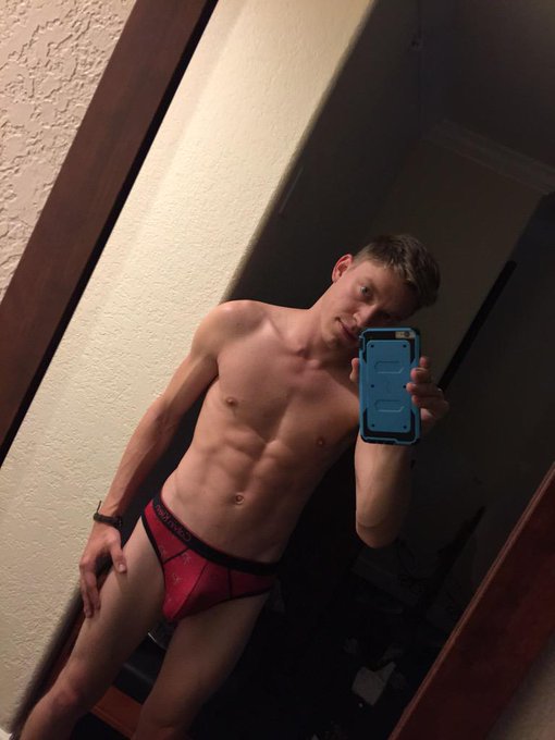 Now live at http://t.co/9ab79bBjZX #gay #Flirt #gaycamshow http://t.co/Hv14KtKn3F http://t.co/vUFpv2
