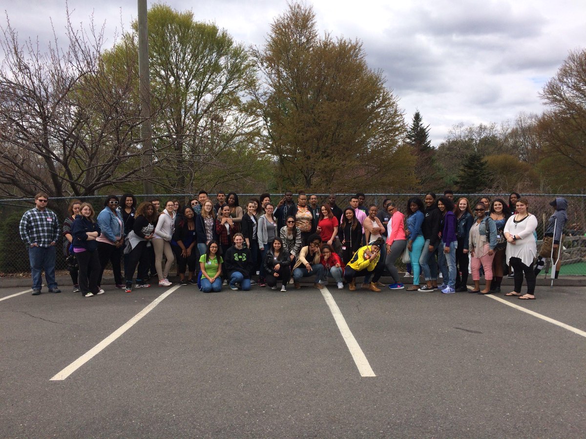 LCNESouthington's tweet photo. Had a great time at #AcceptedStudentsDay2015 with our incoming 2015 freshman class! #LCNE #GoWildcats http://t.co/mVW9Kxe0wV