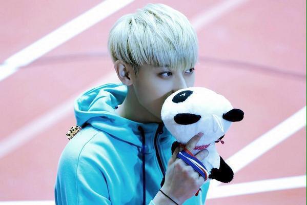 Happy birthday Huang Zitao! Wishing you lots and lots of happiness and good health. Wo ai ni!  