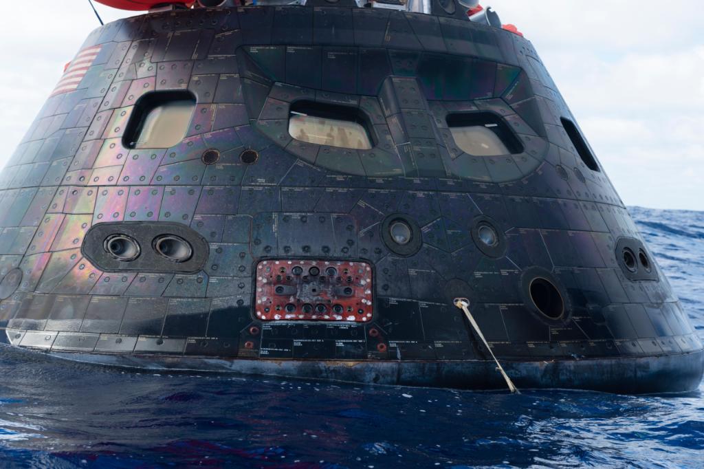 NASA's tweet photo. Think all windows are the same? Think again. Windows on @NASA_Orion provide look at the future http://t.co/Z6ktOQBD6B http://t.co/1qRMQRUzkP