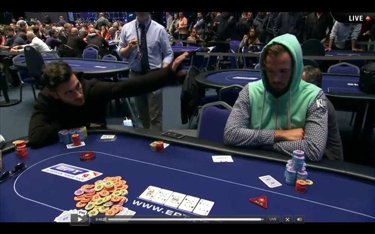 hernando_alex's tweet photo. Cuando a Wizo le tankean con JJ en este board para bustear en bubble del 100k, te mira así #NitRoll #EPTGrandFinal http://t.co/CMTsaMG8wY
