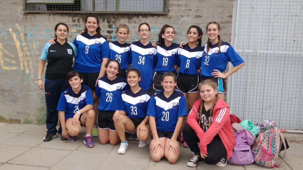 Primer triunfo para las menores !!  (17-13 contra río segundo)