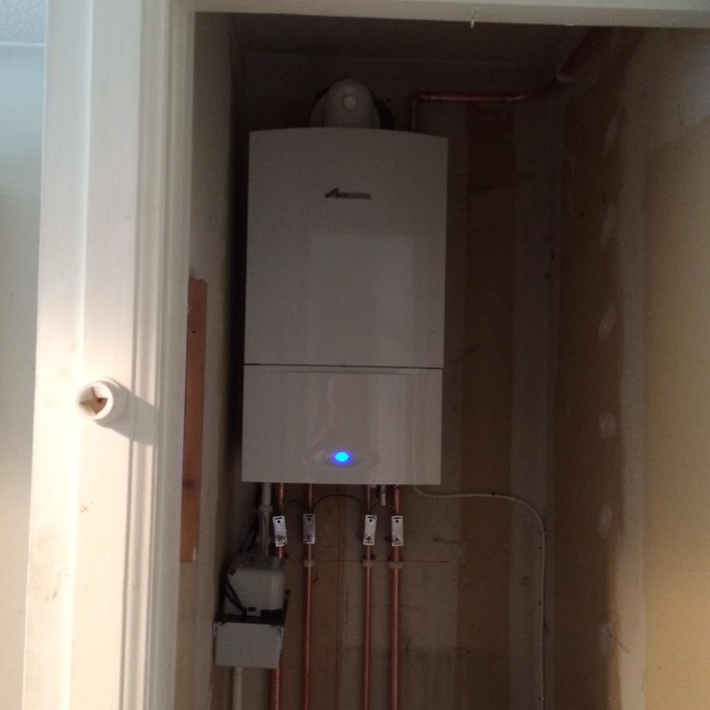 A wee Worcester compact fitted yesterday a tidy wee boiler but that front panel grrrr <a href="/WorcesterBosch/">Worcester Bosch Professional</a>