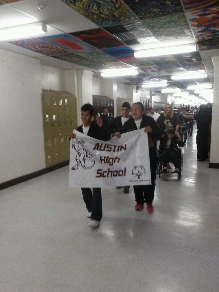 elbigfred's tweet photo. Austin Panther Special Olympics team escorted by AHS Drumline! #WeAustin @SOTexas @AHSPanthers_ @ahspanthernews http://t.co/HVYFRO0NPh