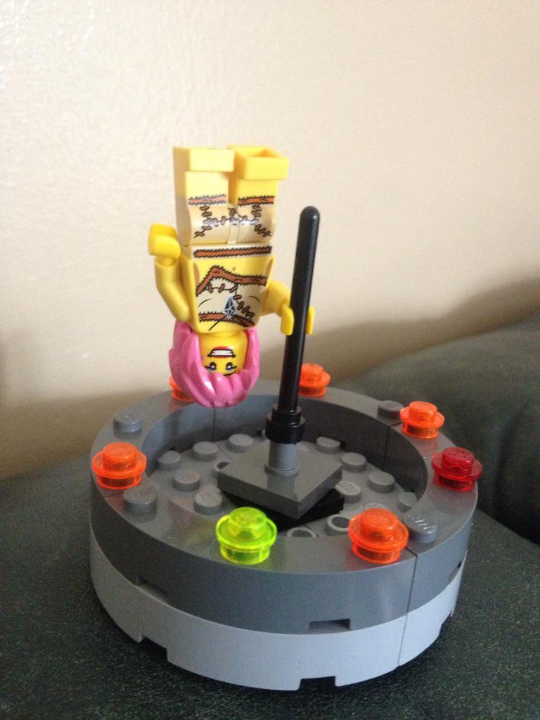 thestormtooper's tweet photo. Check out @poleheavenfit    RT @3469761fecb8417 @thudao76 @VJNira @Love6_Spent @Lego_News1 @DarfBugga73 @AmberArden http://t.co/e1O2VQEm3G