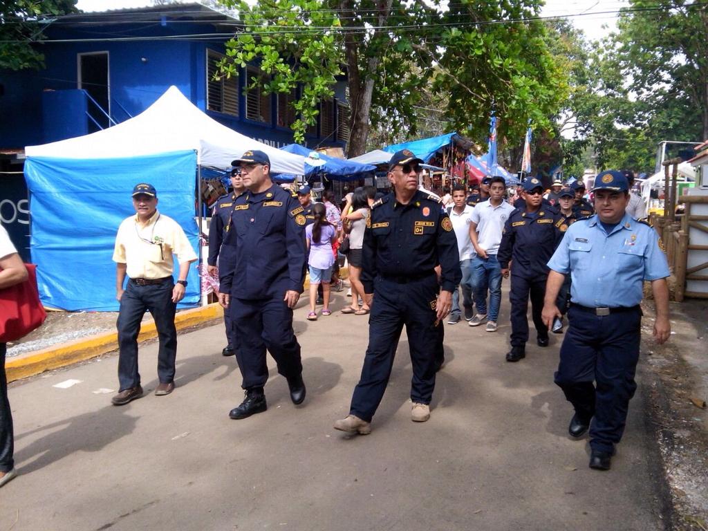 Director y Sub Director General del <a href="/BCBRP/">Bomberos De Panamá</a> en visita en <a href="/Azuero2015/">Feria de Azuero 2015</a>