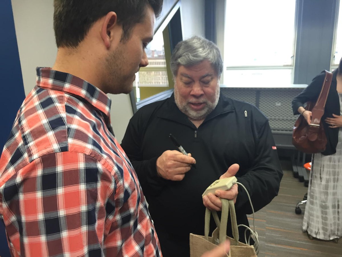 Our co-founder @jacoblauzier getting an original Mac mouse signed by the Woz