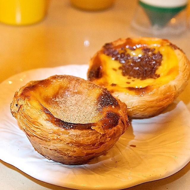 On termine comment un repas do PORTUGAL ? Un pastel de nata tradi saupoudré de cannelle et… ift.tt/1bmJGTw