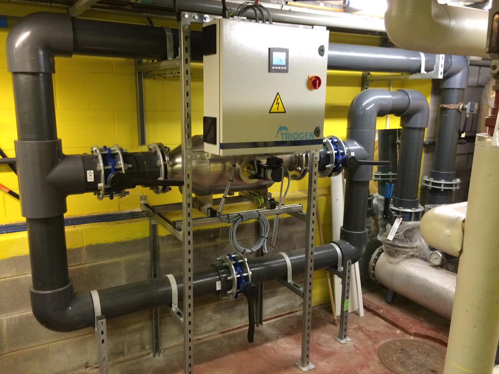 dgpools's tweet photo. Commercial UV system. No messing about here #triogen #uvsystem @DgGlyn http://t.co/aG8Umrgnmz