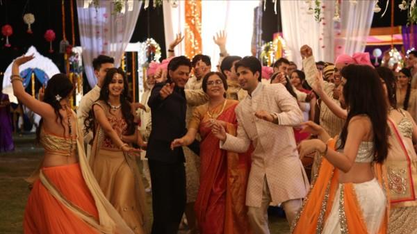 SRKUniverse's tweet photo. Adeel Chaudhry to star with Shah Rukh Khan in an advertisement. 
http://t.co/I4sHpGcLrB http://t.co/Kcdc3mLVUD