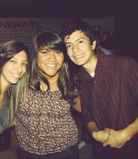 candycemarron's tweet photo. 😭😭😭😭😭@_Joel_Melgar @Lizmarie_ #dec2011 http://t.co/eCuVsXhUqi