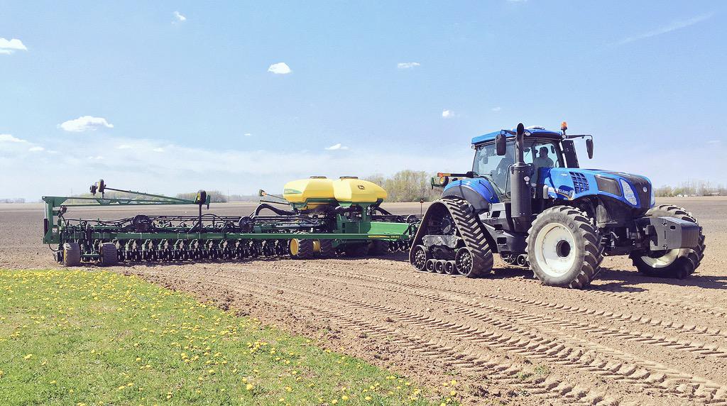 AutoCommandCVT's tweet image. Playing nice with others on #AutoCommand Friday! .@NHAgriculture #T8SmartTrax #SproutMonth15