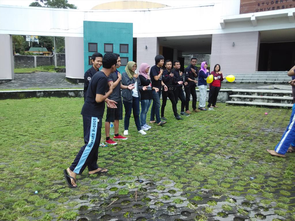 FkmtsiJogja's tweet photo. Games Makrab FKMTSI Wil.VII D.I.Yogyakarta http://t.co/tpOi0pfjgW