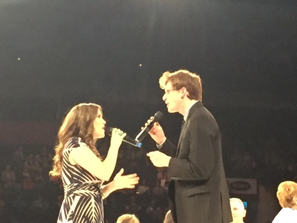 FriendsofSandi's tweet image. RT @womenoffaith: .@SandiPattyP takes the stage with her family at the #WOFLovedTour