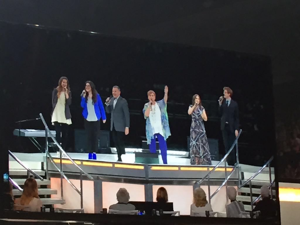 FriendsofSandi's tweet image. RT @womenoffaith: .@SandiPattyP takes the stage with her family at the #WOFLovedTour