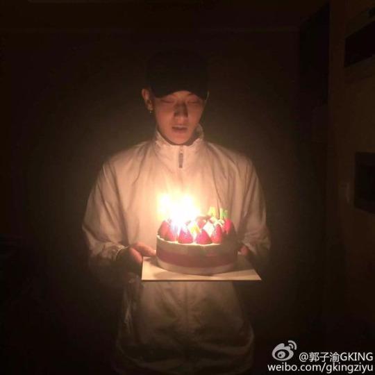 Huang zitao our pretty panda happy bday pls take care of urself exo-ls r always here for u baby ilysm 